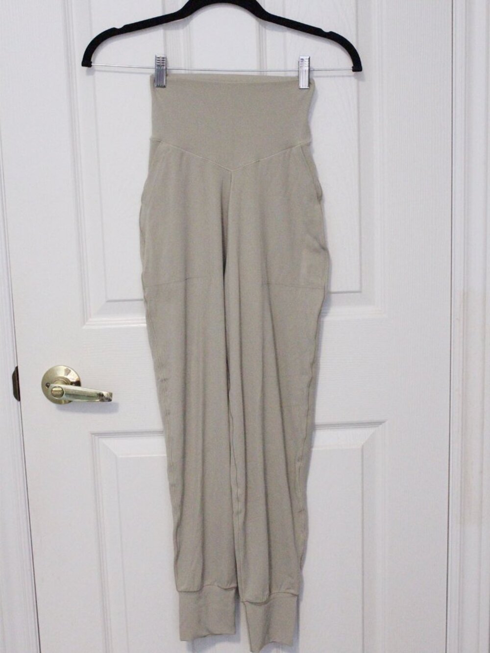 Aerie Beige Tan Jogger Style Leggings